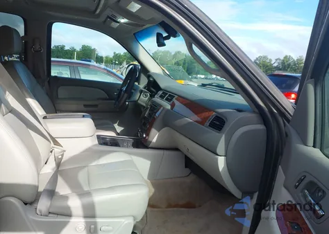 2008 Chevrolet Tahoe C1500 z USA, uszkodzony, nr VIN 1GNFC13098R177454